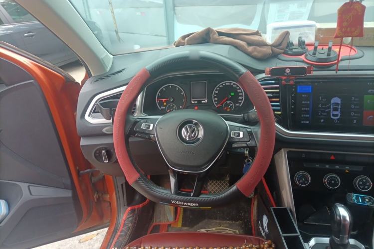 Used Volkswagen T-ROC 2018 280TSI DSG Two-Wheel Drive Advanced Version China V Emission Standard Steering Wheel
