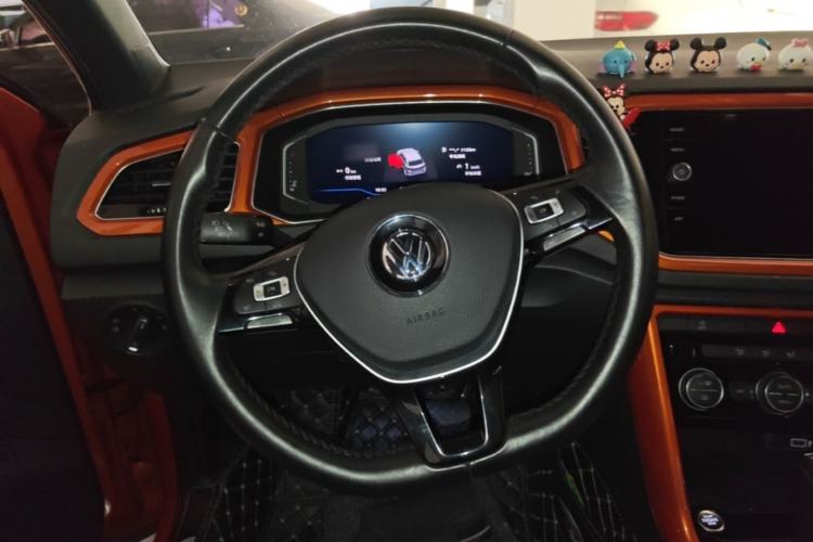 Used Volkswagen T-ROC 2018 280TSI DSG Two-Wheel-Drive Luxury Version China V Emission Standard Steering Wheel