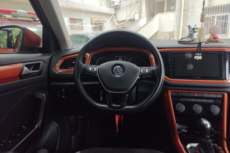 Used Volkswagen T-ROC 2018 230TSI DSG Two-Wheel Drive Advanced Version China V Standard Steering Wheel