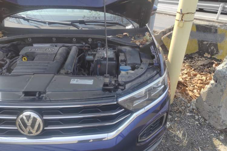 Used Volkswagen T-ROC 2018 280TSI DSG Two-Wheel-Drive Comfort Version China V Standard Engine Bay Left