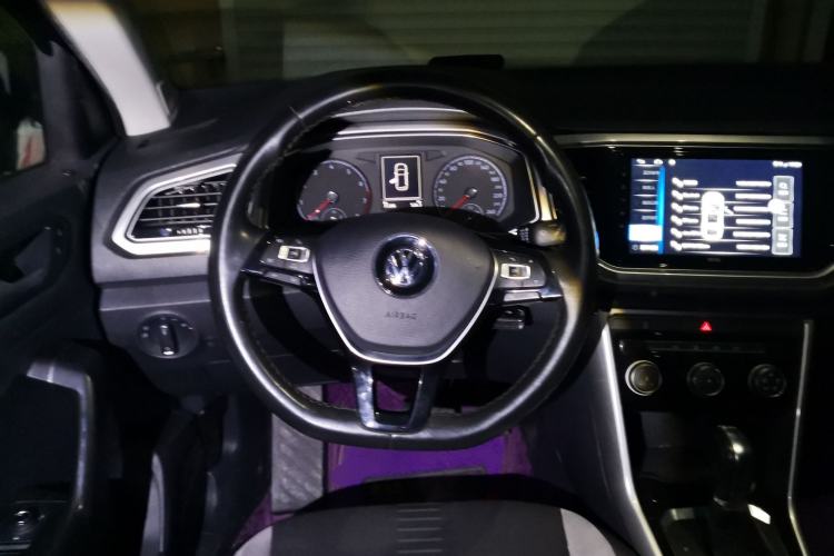 Used Volkswagen T-ROC 2018 230TSI DSG Two-Wheel Drive Advanced Version China V Standard Steering Wheel