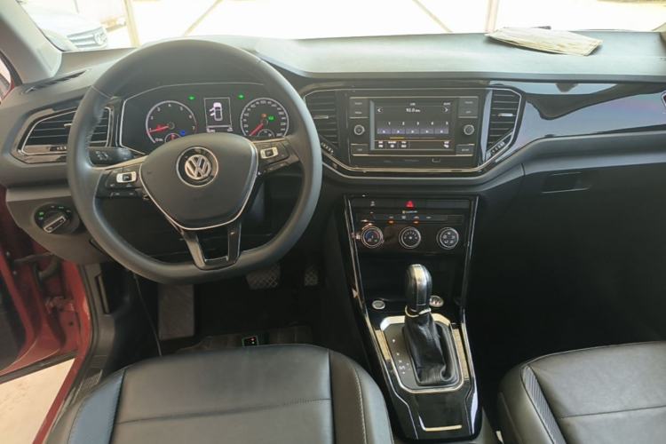 Used Volkswagen T-ROC 2018 280TSI DSG Two-Wheel-Drive Comfort Version China V Standard Center Console