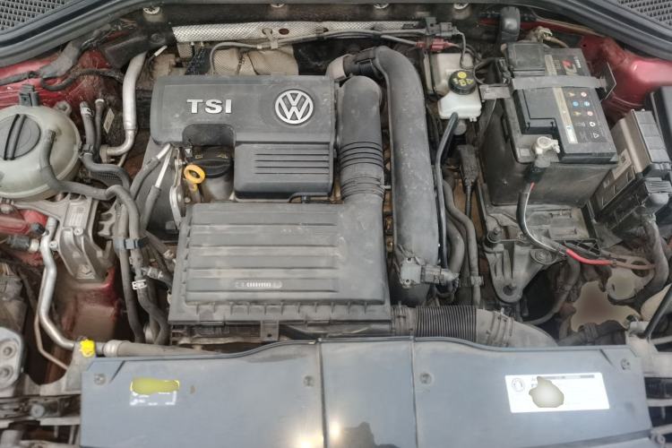 Used Volkswagen T-ROC 2018 280TSI DSG Two-Wheel Drive Advanced Version China V Emission Standard Engine Bay