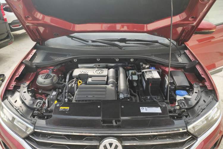 Used Volkswagen T-ROC 2018 280TSI DSG Two-Wheel-Drive Comfort Version China V Standard Engine Bay
