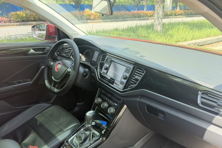 Used Volkswagen T-ROC 2018 280TSI DSG Two-Wheel-Drive Comfort Version China V Standard Exterior 4