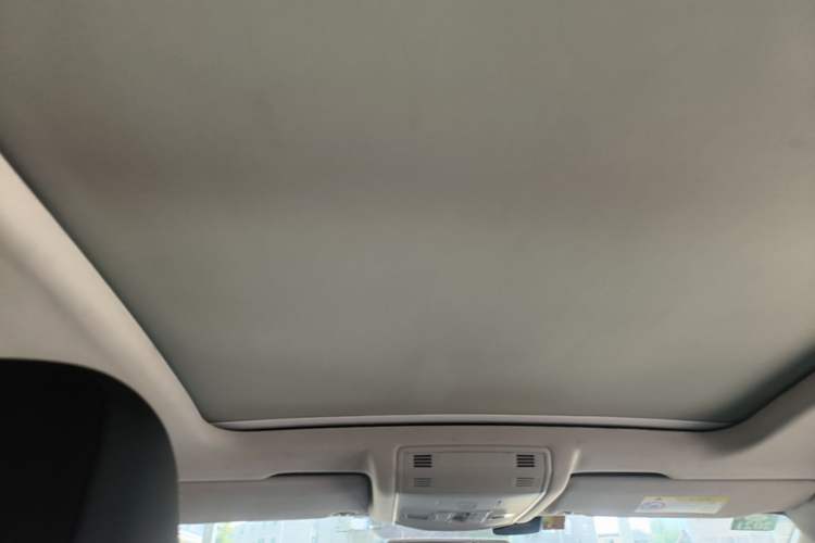 Used Volkswagen T-ROC 2018 280TSI DSG Two-Wheel-Drive Comfort Version China V Standard Headliner