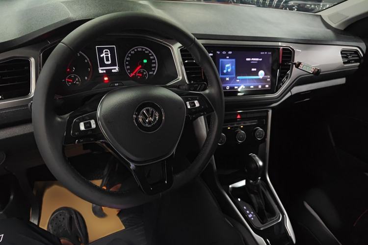 Used Volkswagen T-ROC 2018 230TSI DSG Two-Wheel Drive Advanced Version China V Standard Interior 2