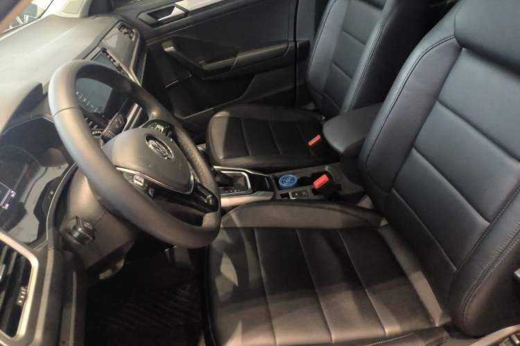 Used Volkswagen T-ROC 2018 230TSI DSG Two-Wheel Drive Advanced Version China V Standard Left Front Seat
