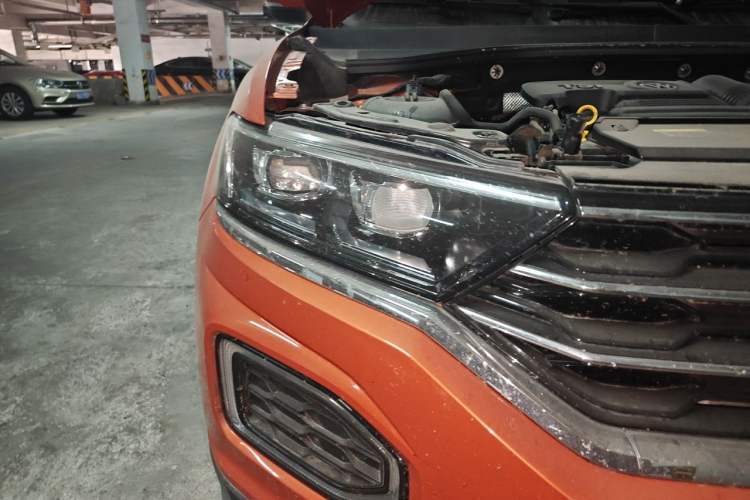 Used Volkswagen T-ROC 2018 280TSI DSG Two-Wheel-Drive Comfort Version China V Standard Right Front Headlight