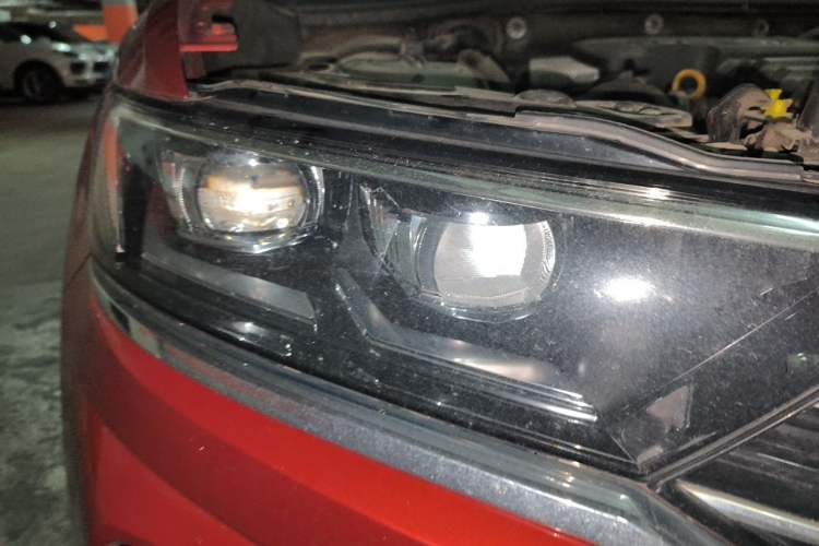 Used Volkswagen T-ROC 2018 230TSI DSG Two-Wheel Drive Advanced Version China V Standard Right Front Headlight