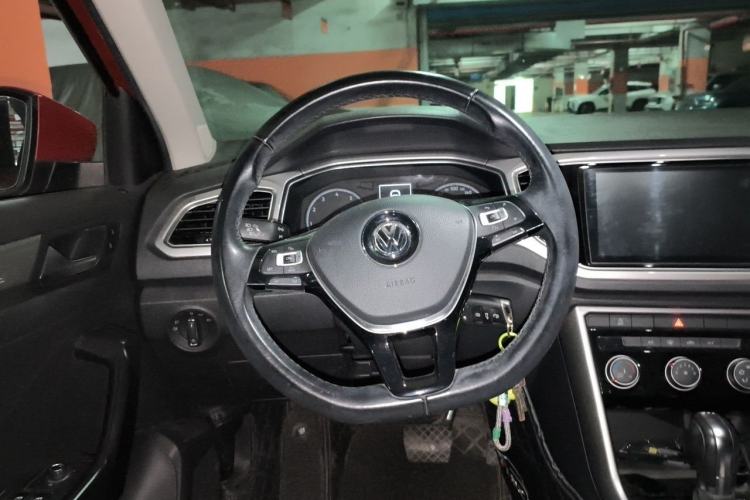 Used Volkswagen T-ROC 2018 230TSI DSG Two-Wheel Drive Advanced Version China V Standard Steering Wheel