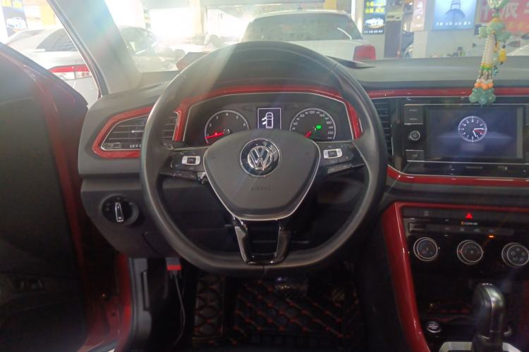 Used Volkswagen T-ROC 2018 280TSI DSG Two-Wheel-Drive Comfort Version China V Standard Steering Wheel