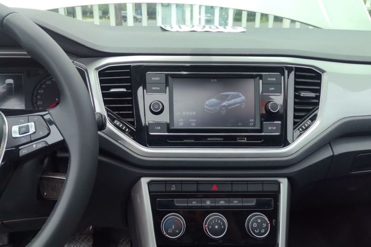 Used Volkswagen T-ROC 2018 230TSI DSG Two-Wheel Drive Advanced Version China V Standard Audio And AC Panel