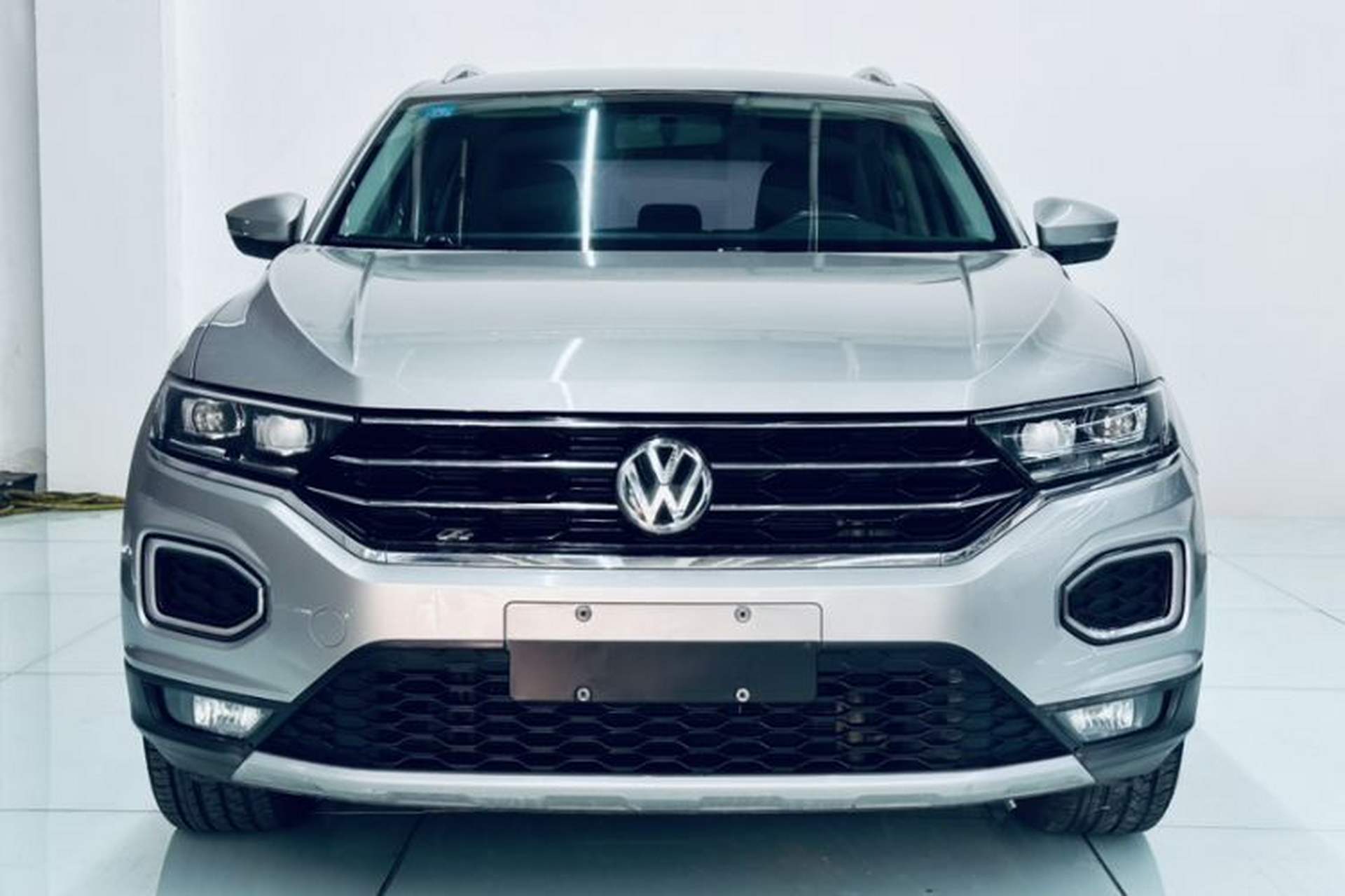 Used Volkswagen T-ROC 2018 230TSI DSG Two-Wheel Drive Advanced Version China V Standard Exterior 2