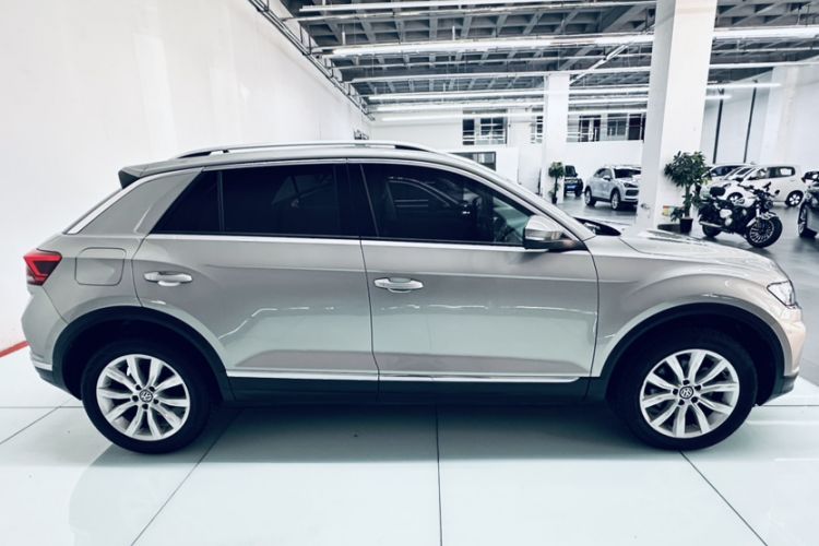 Used Volkswagen T-ROC 2018 230TSI DSG Two-Wheel Drive Advanced Version China V Standard Exterior 3