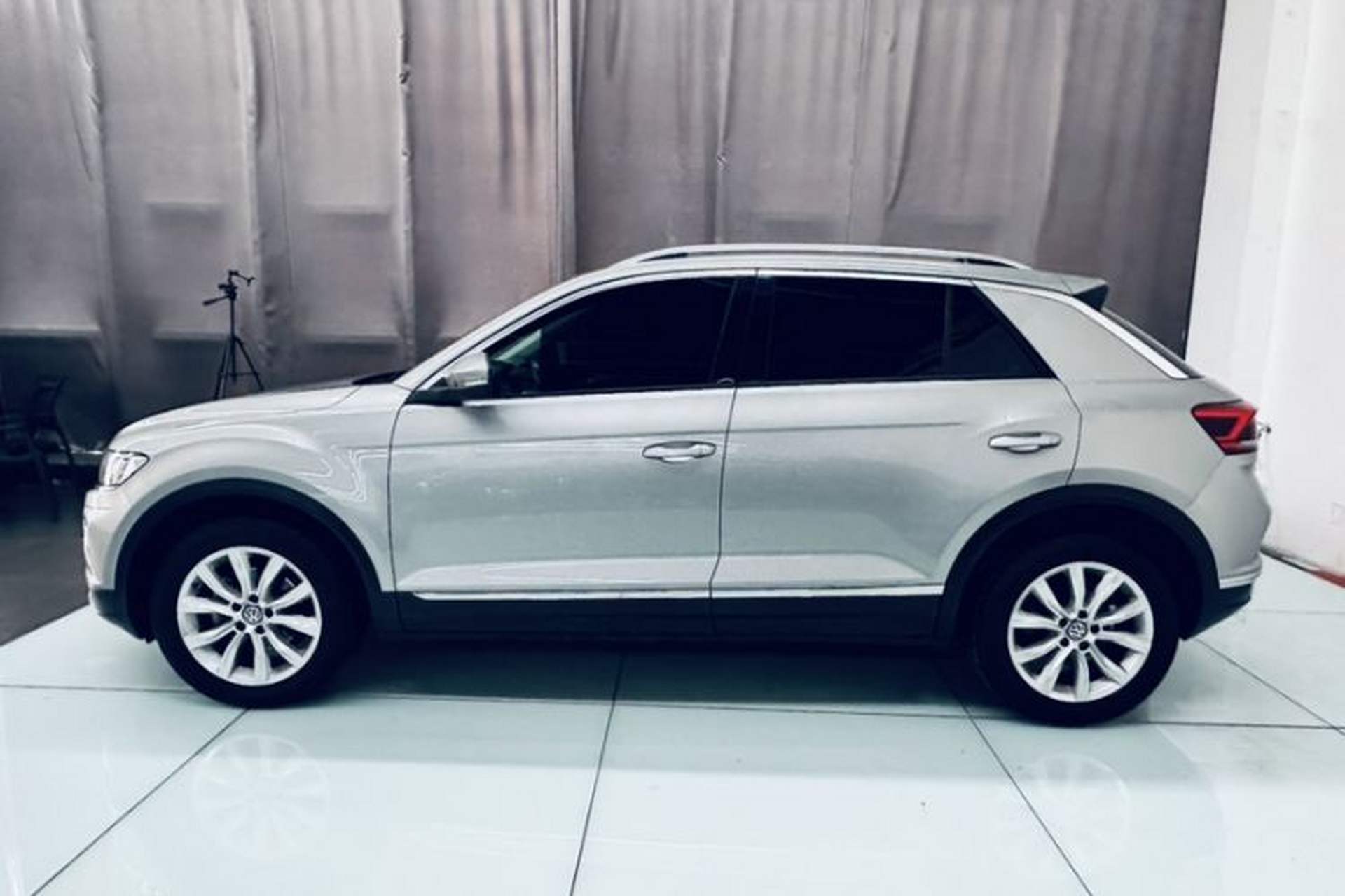 Used Volkswagen T-ROC 2018 230TSI DSG Two-Wheel Drive Advanced Version China V Standard Exterior 4