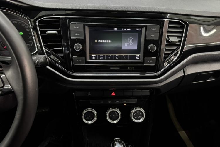 Used Volkswagen T-ROC 2018 280TSI DSG Two-Wheel-Drive Comfort Version China V Standard Interior 2