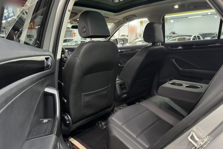 Used Volkswagen T-ROC 2018 280TSI DSG Two-Wheel-Drive Comfort Version China V Standard Interior 5
