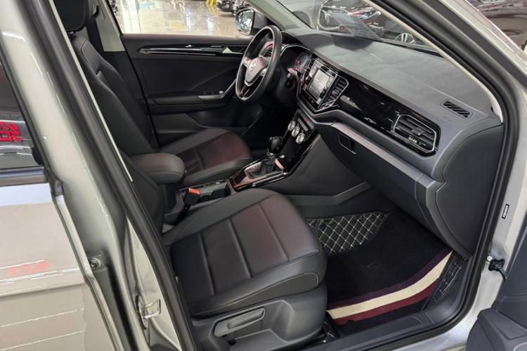 Used Volkswagen T-ROC 2018 280TSI DSG Two-Wheel-Drive Comfort Version China V Standard Interior 6