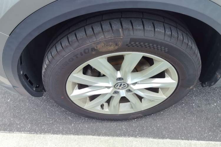 Used Volkswagen T-ROC 2018 230TSI DSG Two-Wheel Drive Advanced Version China V Standard Left Front Wheel Hub