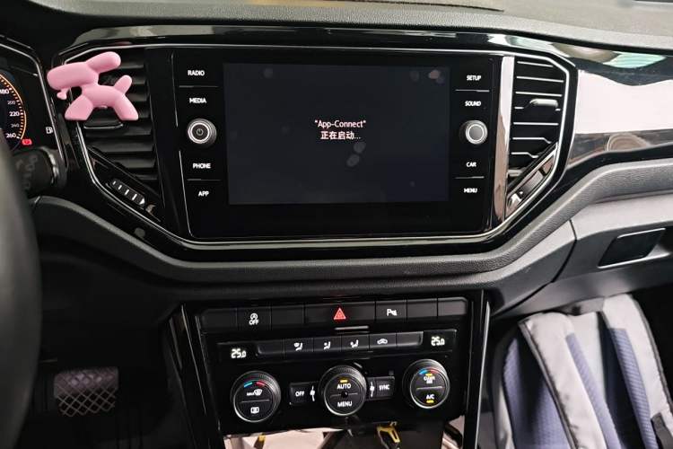 Used Volkswagen T-ROC 2018 280TSI DSG Four-Wheel Drive Luxury Version China V Emission Standard Audio And AC Panel
