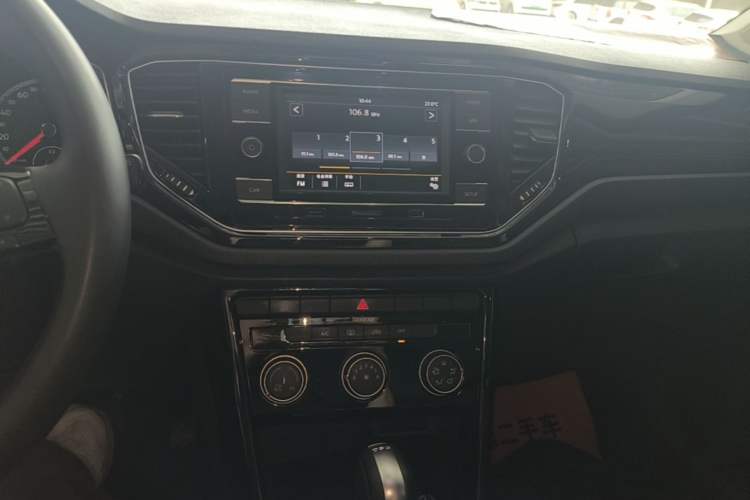 Used Volkswagen T-ROC 2018 280TSI DSG Two-Wheel Drive Comfort Version China VI Standard Audio And AC Panel