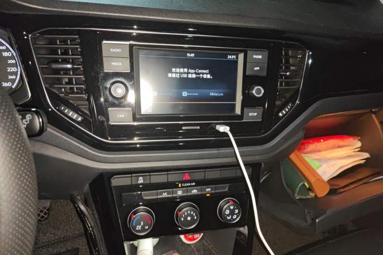Used Volkswagen T-ROC 2018 280TSI DSG Two-Wheel-Drive Comfort Version China V Standard Audio And AC Panel