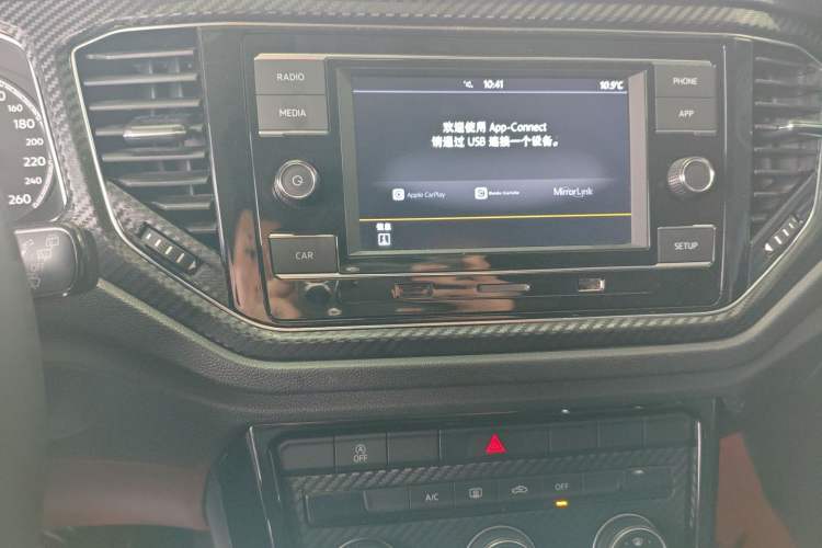 Used Volkswagen T-ROC 2018 280TSI DSG Two-Wheel-Drive Comfort Version China V Standard Audio And AC Panel