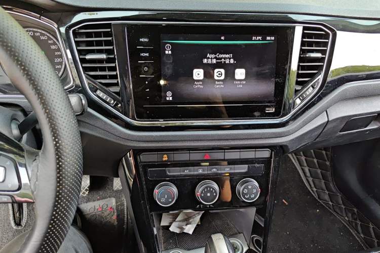 Used Volkswagen T-ROC 2018 280TSI DSG Two-Wheel-Drive Comfort Version China V Standard Audio And AC Panel