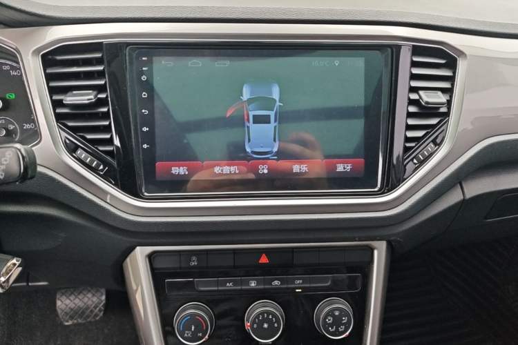 Used Volkswagen T-ROC 2018 230TSI DSG Two-Wheel Drive Advanced Version China V Standard Audio And AC Panel