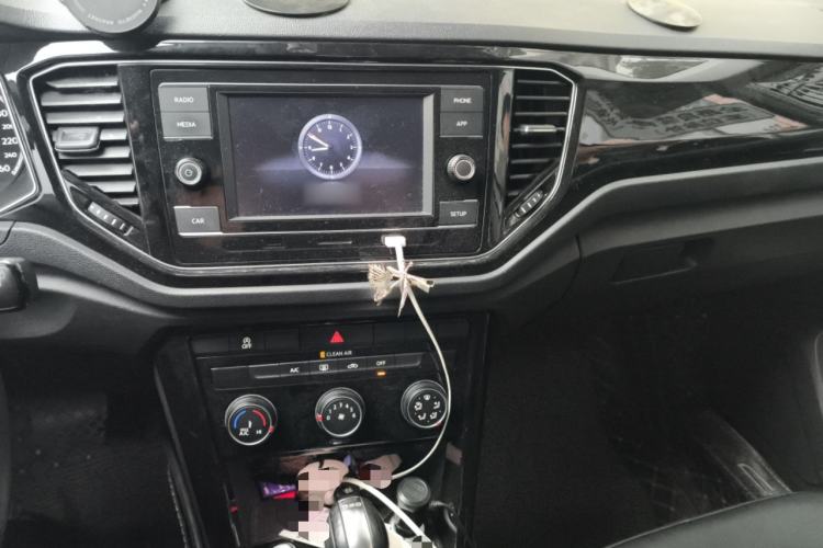 Used Volkswagen T-ROC 2018 280TSI DSG Two-Wheel-Drive Comfort Version China V Standard Audio And AC Panel