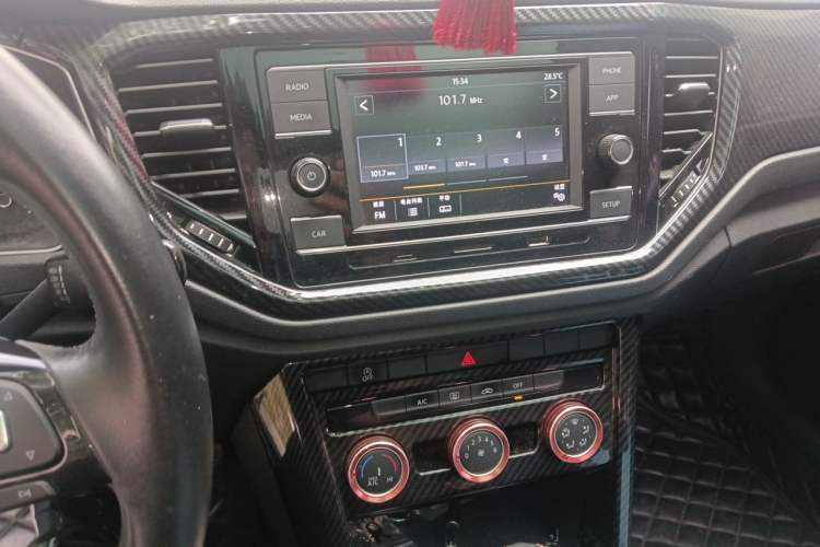 Used Volkswagen T-ROC 2018 280TSI DSG Two-Wheel-Drive Comfort Version China V Standard Audio And AC Panel