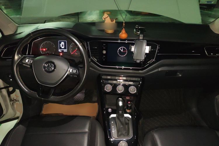 Used Volkswagen T-ROC 2018 280TSI DSG Four-Wheel Drive Comfort Version China V Standard Center Console