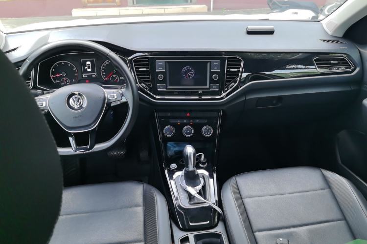 Used Volkswagen T-ROC 2018 280TSI DSG Two-Wheel-Drive Comfort Version China V Standard Center Console