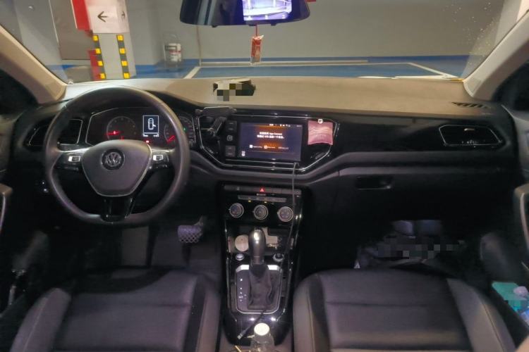 Used Volkswagen T-ROC 2018 280TSI DSG Two-Wheel Drive Comfort Version China VI Standard Center Console