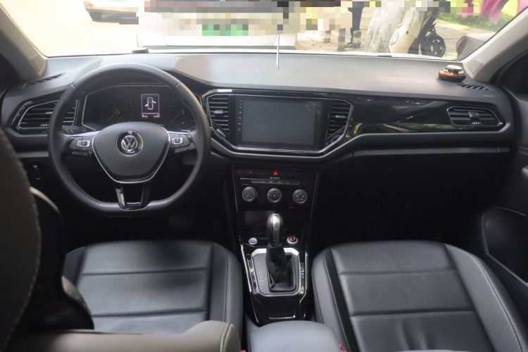 Used Volkswagen T-ROC 2018 280TSI DSG Two-Wheel-Drive Comfort Version China V Standard Center Console