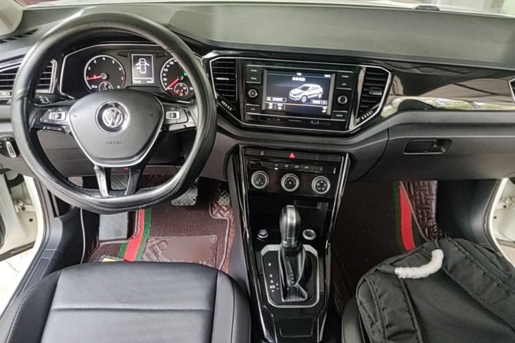 Used Volkswagen T-ROC 2018 280TSI DSG Two-Wheel-Drive Comfort Version China V Standard Center Console