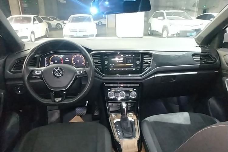 Used Volkswagen T-ROC 2018 280TSI DSG Two-Wheel-Drive Luxury Version China V Emission Standard Center Console