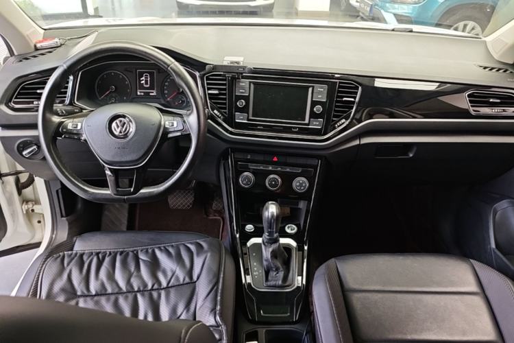 Used Volkswagen T-ROC 2018 280TSI DSG Two-Wheel-Drive Comfort Version China V Standard Center Console