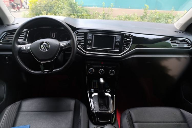 Used Volkswagen T-ROC 2018 280TSI DSG Two-Wheel-Drive Comfort Version China V Standard Center Console