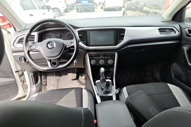 Used Volkswagen T-ROC 2018 230TSI DSG Two-Wheel Drive Advanced Version China V Standard Center Console