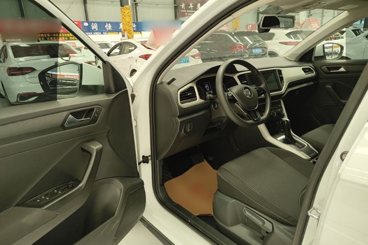 Used Volkswagen T-ROC 2018 230TSI DSG Two-Wheel Drive Fashion Edition China V Standard Driver Seat