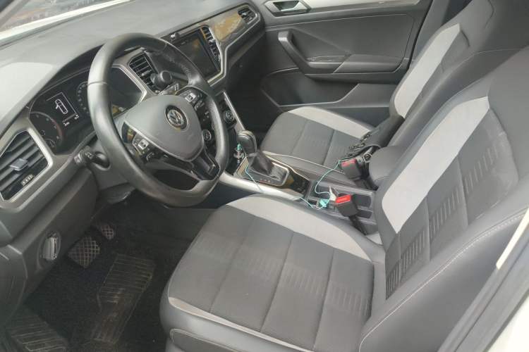 Used Volkswagen T-ROC 2018 280TSI DSG Two-Wheel-Drive Advanced Version China VI Standard Driver Seat