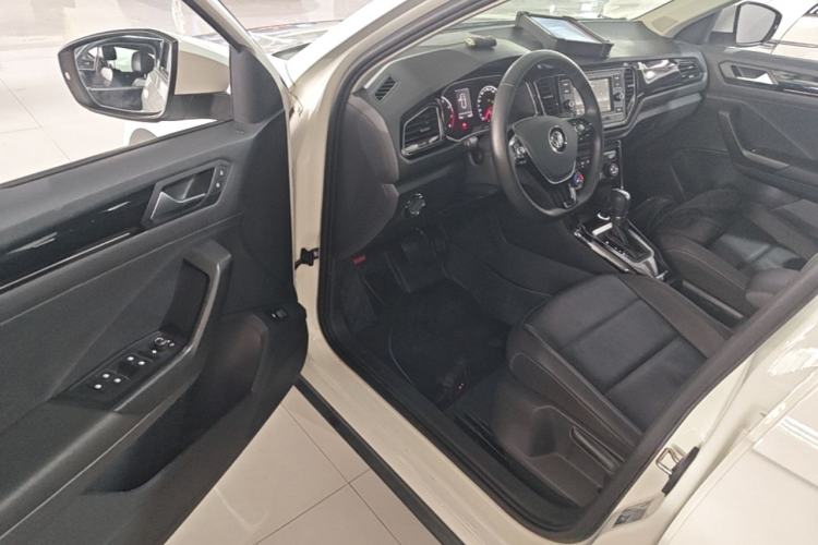 Used Volkswagen T-ROC 2018 280TSI DSG Two-Wheel Drive Comfort Version China VI Standard Driver Seat