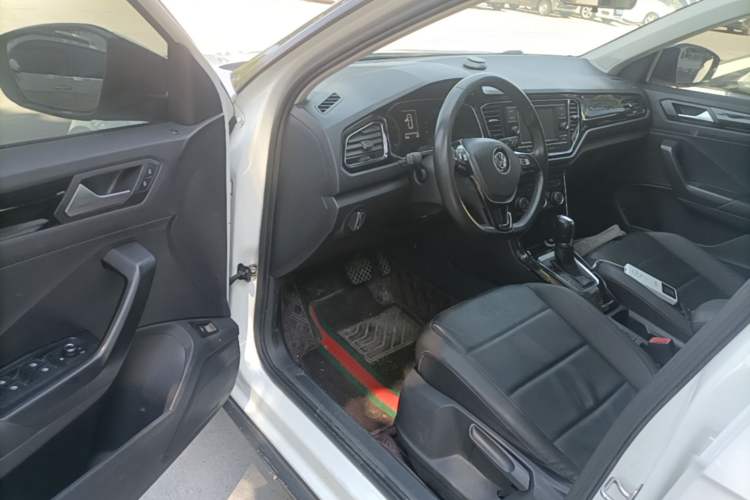 Used Volkswagen T-ROC 2018 280TSI DSG Two-Wheel Drive Comfort Version China VI Standard Driver Seat