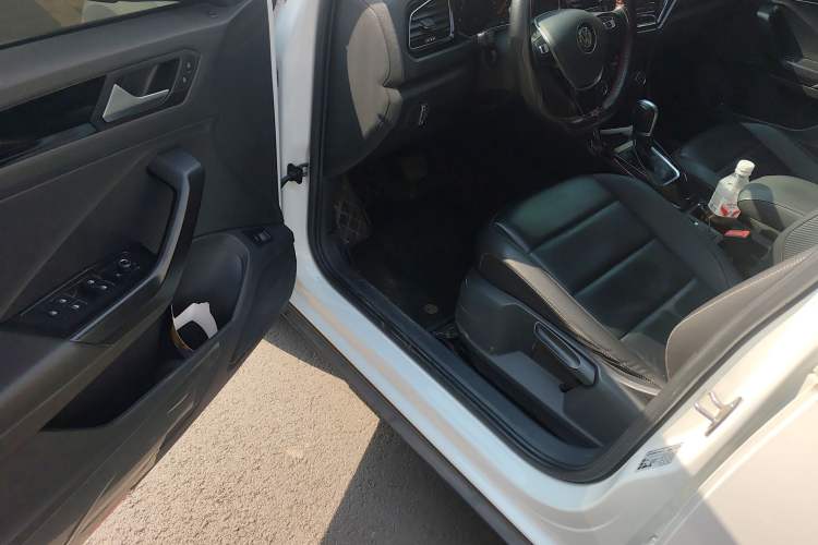 Used Volkswagen T-ROC 2018 280TSI DSG Two-Wheel-Drive Comfort Version China V Standard Driver Seat