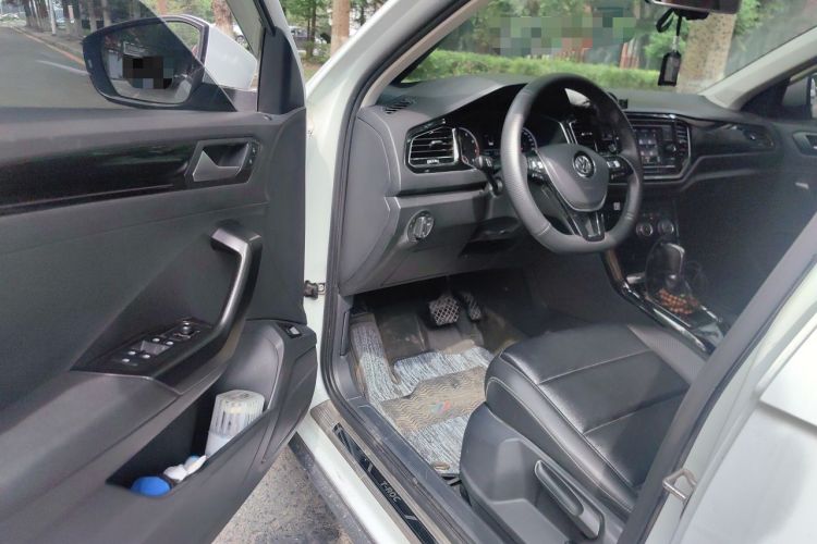 Used Volkswagen T-ROC 2018 280TSI DSG Two-Wheel-Drive Comfort Version China V Standard Driver Seat
