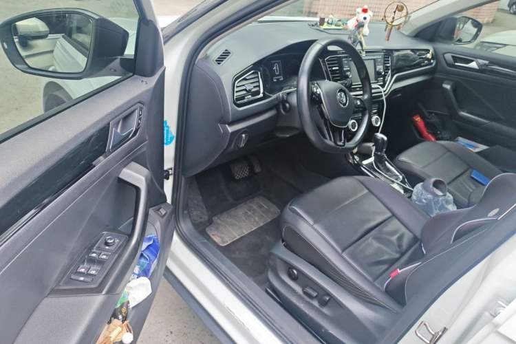 Used Volkswagen T-ROC 2018 280TSI DSG Two-Wheel-Drive Comfort Version China V Standard Driver Seat