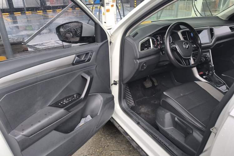 Used Volkswagen T-ROC 2018 280TSI DSG Two-Wheel Drive Advanced Version China V Emission Standard Driver Seat