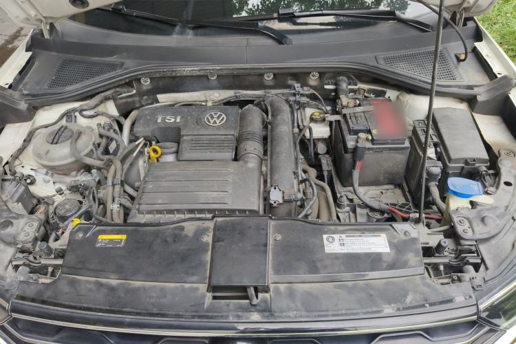 Used Volkswagen T-ROC 2018 280TSI DSG Two-Wheel-Drive Advanced Version China VI Standard Engine Bay